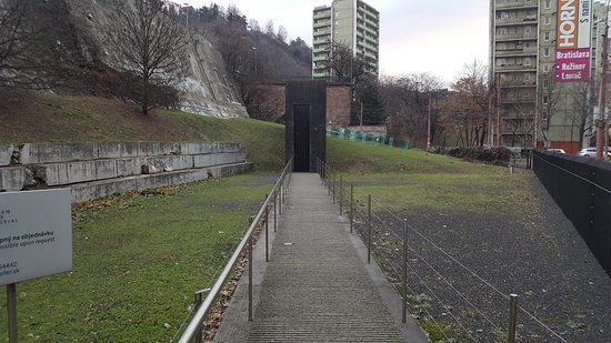 Chatam Sofer Denkmal